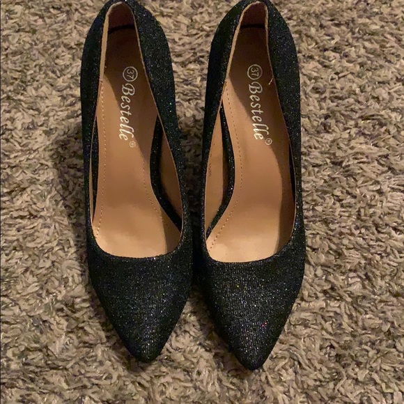 Heels - Picture 3 of 3